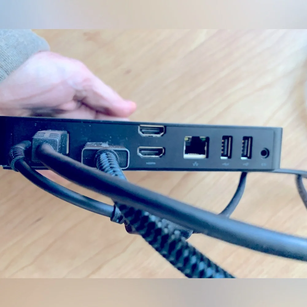 Dell USB 3.0 Ultra HD / 4K Triple Display Docking Station (D3100) Black EUC